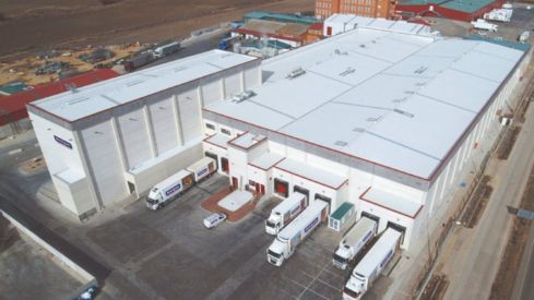 Fallece un transportista en las instalaciones de Embutidos Rodríguez en Soto de la Vega (León)