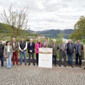 El consejero de Medio Ambiente, Vivienda y Ordenación del Territorio, Juan Carlos Suárez-Quiñones y la viceconsejera de Acción Cultural, Mar Sancho, presentan la VIII Edición de Músicos en la Montaña | Campillo / ICAL