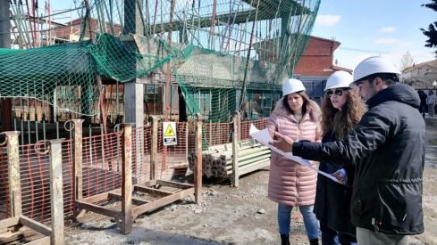 Visita de la ex delegada territorial de la Junta en León, Ester Muñoz, a las obras del Centro de Salud de Sahagún