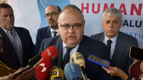 El consejero de Sanidad sobre los problemas en La Bañeza: "No es cierto que se hayan quedado sin pediatras" 