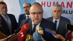 El consejero de Sanidad sobre los problemas en La Bañeza: "No es cierto que se hayan quedado sin pediatras" 