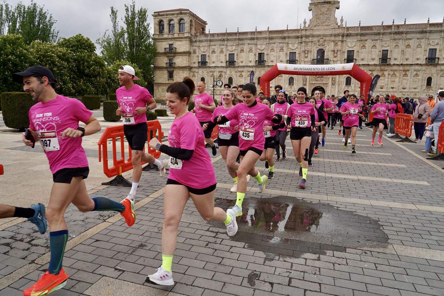 León acoge la quinta edición de la carrera solidaria con motivo del Día Mundial de la Enfermedad de Parkinson (1) León acoge la quinta edición de la carrera solidaria con motivo del Día Mundial de la Enfermedad de Parkinson (1)