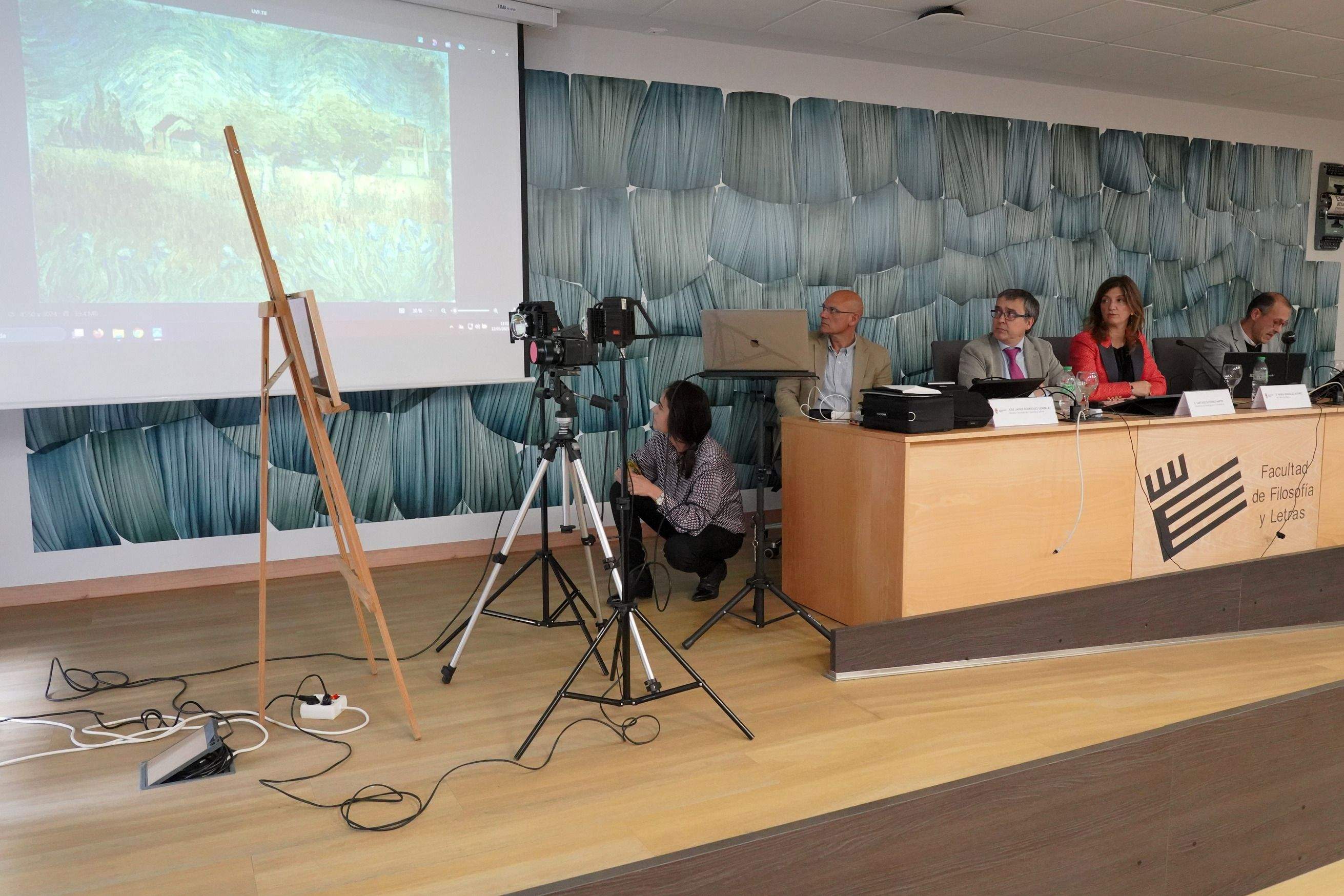 El Laboratorio Digital del Instituto de Humanismo y Tradición Clásica de la Universidad de León presenta un equipo fotográfico de alta resolución para el análisis de obras de arte | Campillo / ICAL