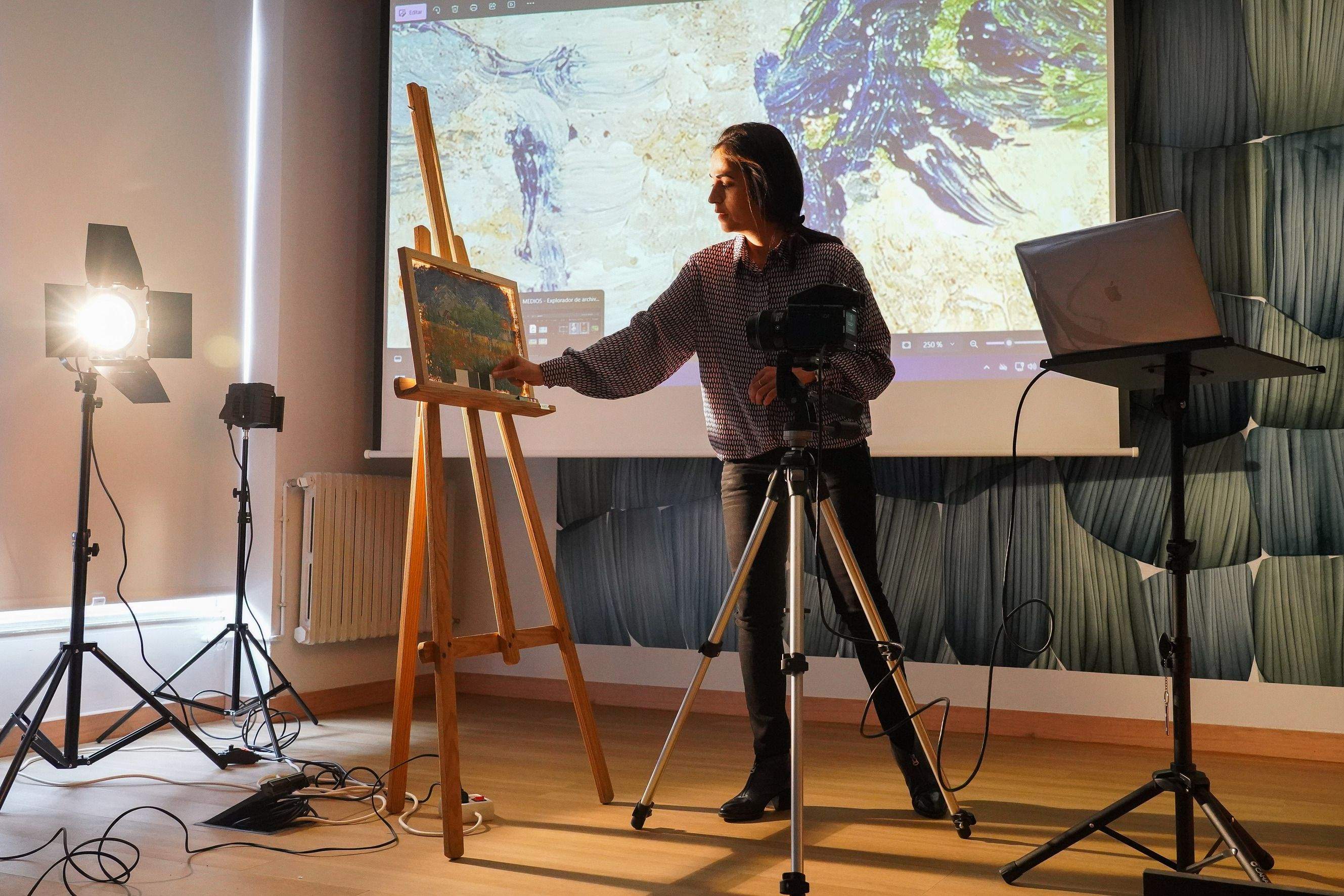 El Laboratorio Digital del Instituto de Humanismo y Tradición Clásica de la Universidad de León presenta un equipo fotográfico de alta resolución para el análisis de obras de arte | Campillo / ICAL