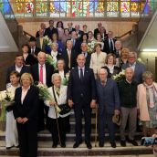 León rinde homenaje a 15 parejas que celebran sus Bodas de Oro y de  Diamante