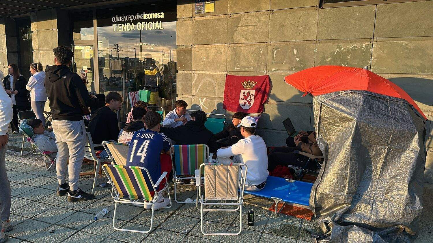 Jóvenes culturalistas harán noche en la puerta del Reino para conseguir entradas del derbi