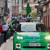 Leomotor se sumó a la celebración del ascenso del Astorga con el nuevo Renault R5