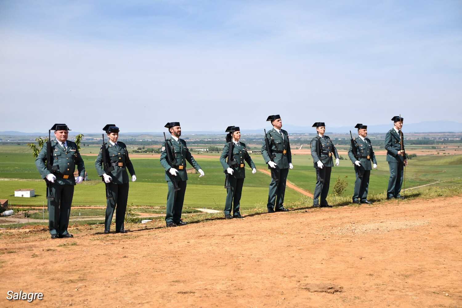 Inauguración de la escultura en homenaje a la Guardia Civil en la localidad de Fáfilas (León) Inauguración de la escultura en homenaje a la Guardia Civil en la localidad de Fáfilas (León)