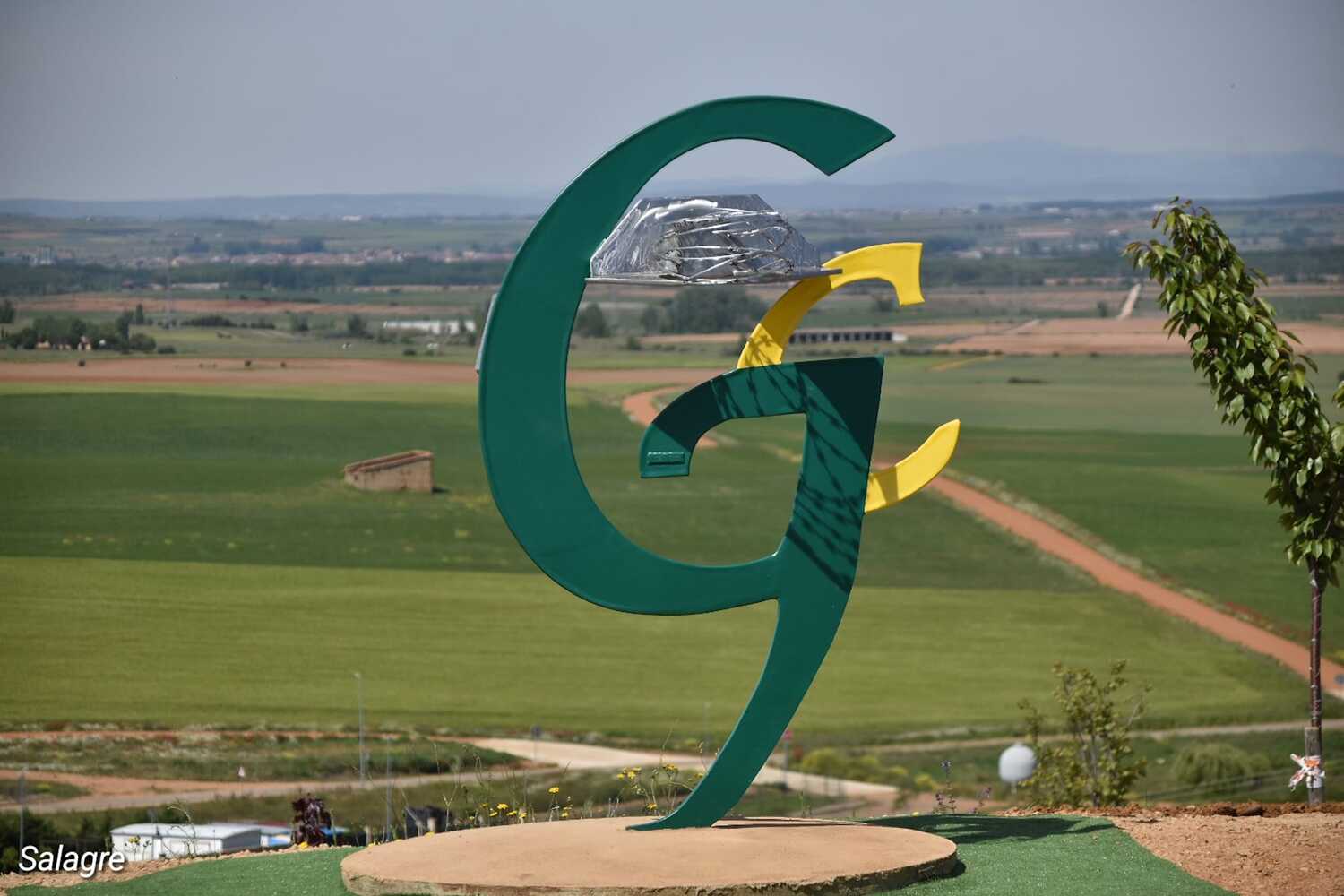 Inauguración de la escultura en homenaje a la Guardia Civil en la localidad de Fáfilas (León) Inauguración de la escultura en homenaje a la Guardia Civil en la localidad de Fáfilas (León)