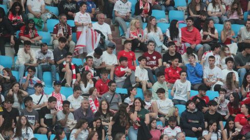 7.000 culturalistas disfrutan del derbi del siglo en la Fan Zone de la Plaza de Toros de León | José Martín 7.000 culturalistas disfrutan del derbi del siglo en la Fan Zone de la Plaza de Toros de León | José Martín