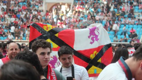 7.000 culturalistas disfrutan del derbi del siglo en la Fan Zone de la Plaza de Toros de León | José Martín 7.000 culturalistas disfrutan del derbi del siglo en la Fan Zone de la Plaza de Toros de León | José Martín