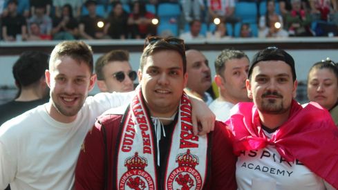 7.000 culturalistas disfrutan del derbi del siglo en la Fan Zone de la Plaza de Toros de León | José Martín 7.000 culturalistas disfrutan del derbi del siglo en la Fan Zone de la Plaza de Toros de León | José Martín