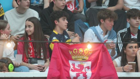 7.000 culturalistas disfrutan del derbi del siglo en la Fan Zone de la Plaza de Toros de León | José Martín 7.000 culturalistas disfrutan del derbi del siglo en la Fan Zone de la Plaza de Toros de León | José Martín