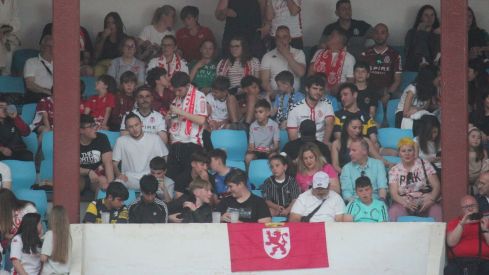 7.000 culturalistas disfrutan del derbi del siglo en la Fan Zone de la Plaza de Toros de León | José Martín 7.000 culturalistas disfrutan del derbi del siglo en la Fan Zone de la Plaza de Toros de León | José Martín