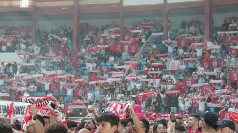 7.000 culturalistas disfrutan del derbi del siglo en la Fan Zone de la Plaza de Toros de León | José Martín 7.000 culturalistas disfrutan del derbi del siglo en la Fan Zone de la Plaza de Toros de León | José Martín