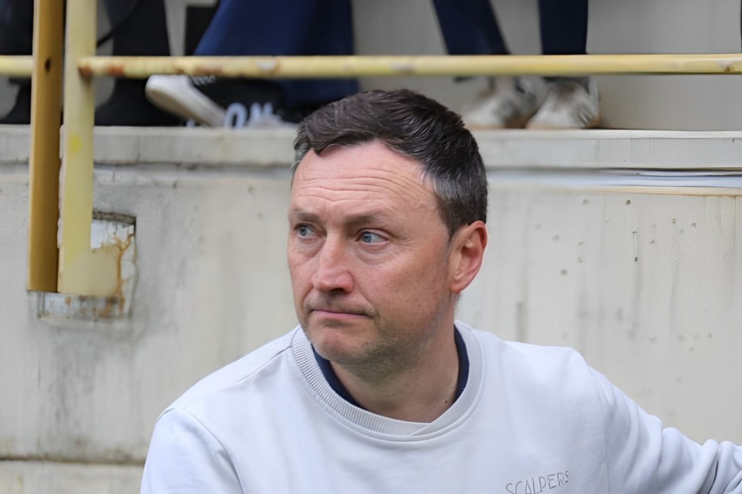 Raúl Llona reconoce que la derrota de la Cultural en el derbi "es una situación dura, difícil de digerir" | Isaac Llamazares