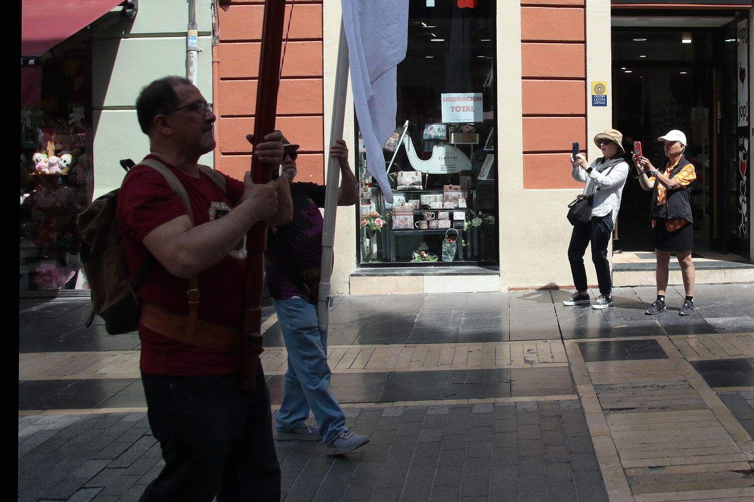 Más de un millar de personas asisten a la convocatoria de Conceyu País Llionés y Xuntanza Llionesista en León | Peio García / ICAL