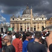 Emoción de una leonesa en el Vaticano: "Ni en mis mejores sueños habría creído posible asistir a este evento histórico"