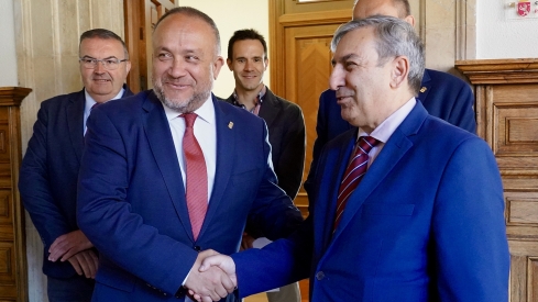 La Junta y la Diputación de León impulsan un estudio para mejorar la cobertura de la TDT en el medio rural | Campillo / ICAL