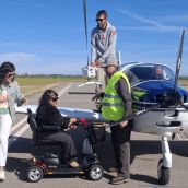 Usuarios del CRE de San Andrés del Rabanedo disfrutan de una jornada de vuelo adaptado sobre León