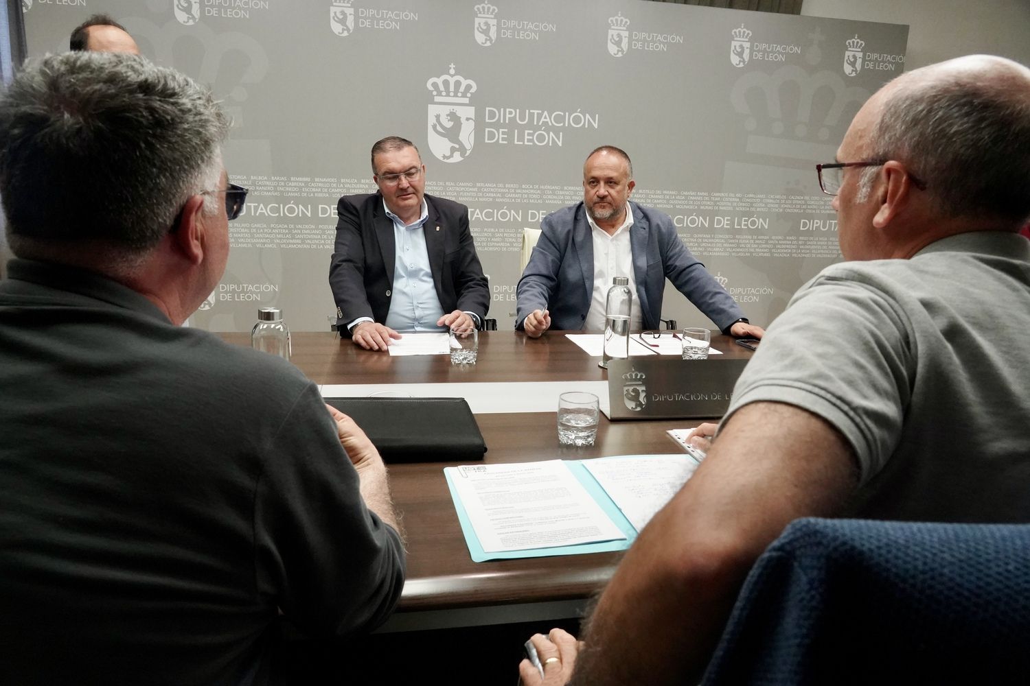 Reunión de la Diputación de León con el comité de empresa de Azucarera La Bañeza | Campillo / ICAL