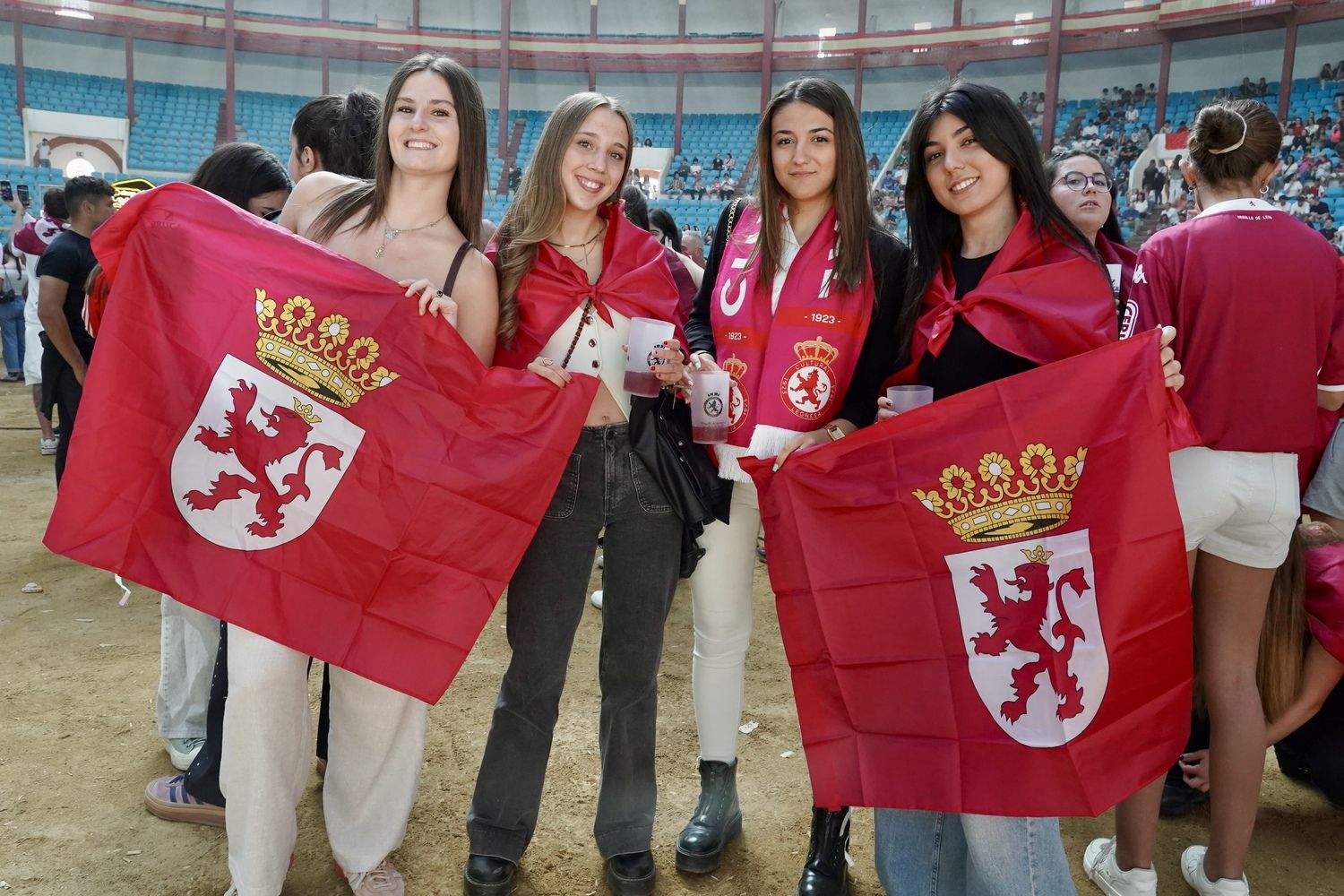 Ambiente en la Plaza de Toros de León | Campillo / ICAL Ambiente en la Plaza de Toros de León | Campillo / ICAL