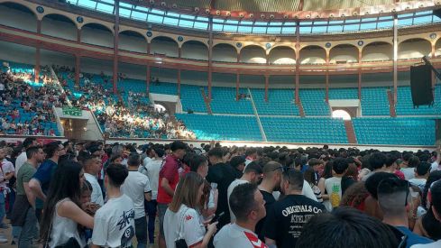 Afición de la Cultural en la Plaza de Toros de León Afición de la Cultural en la Plaza de Toros de León
