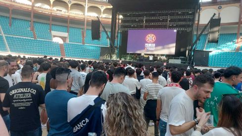 Afición de la Cultural en la Plaza de Toros de León Afición de la Cultural en la Plaza de Toros de León