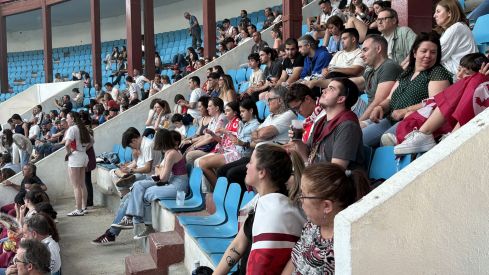 Afición de la Cultural en la Plaza de Toros de León Afición de la Cultural en la Plaza de Toros de León
