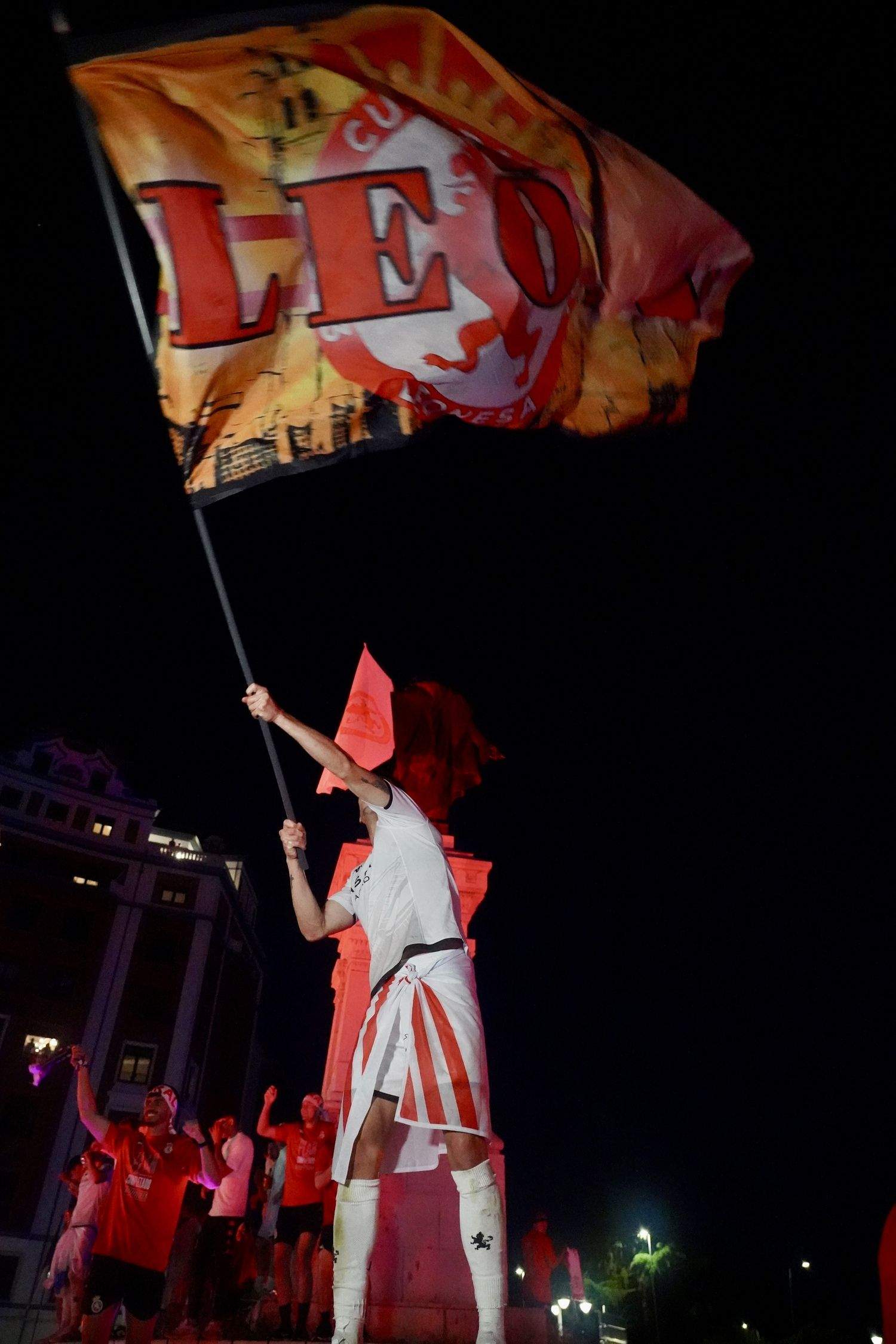 Celebración de la Cultural y Deportiva Leonesa en la plaza de Guzmán el Bueno | Campillo / ICAL