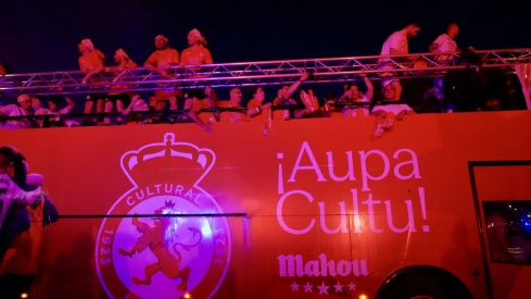 Celebración de la Cultural y Deportiva Leonesa en la plaza de Guzmán el Bueno | Campillo / ICAL