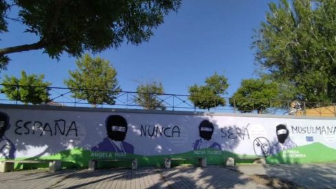 El mural feminista de León sufre una nueva vandalización | Marieta B. Sabugo