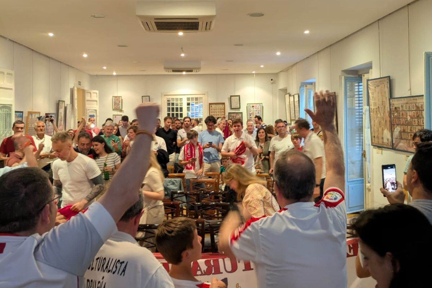 Así celebro la Casa de León en Madrid el ascenso de la Cultural a Segunda División