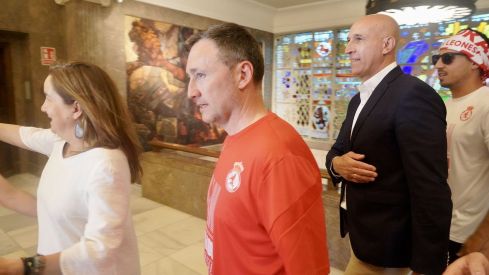 Recibimiento a la Cultural y Deportiva Leonesa en el Ayuntamiento de León | Campillo / ICAL