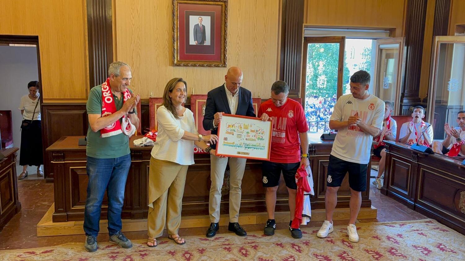 Recibimiento a la Cultural y Deportiva Leonesa en el Ayuntamiento de León | José Martín