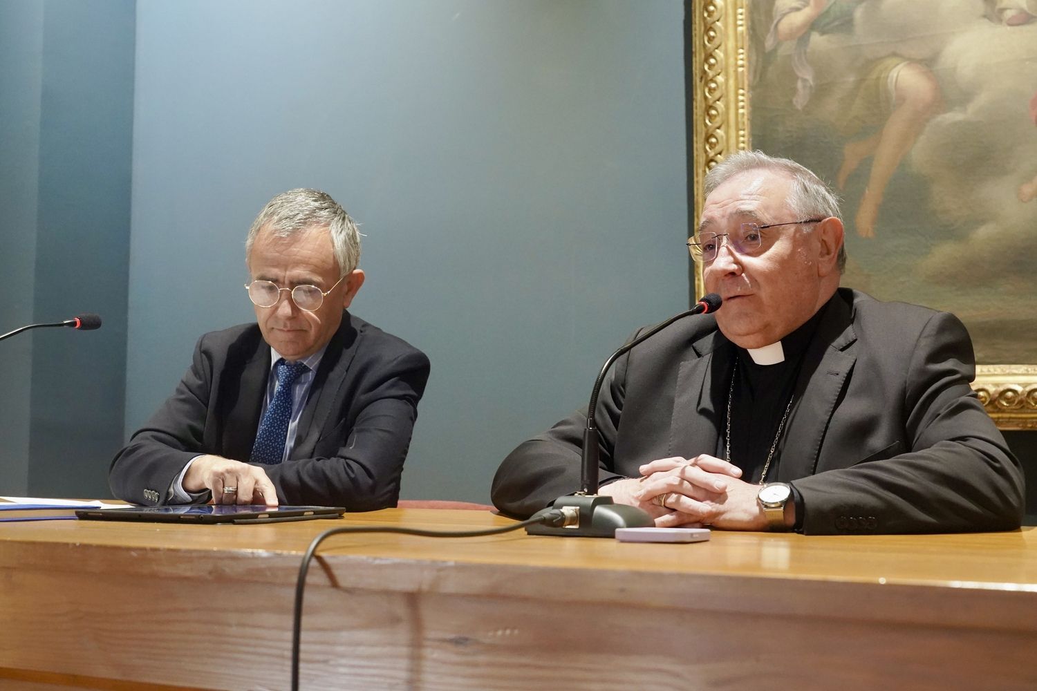 Comparecencia del vicesecretario para Asuntos Económicos de la Conferencia Episcopal, del obispo de León y del económo diocesano | Campillo / ICAL