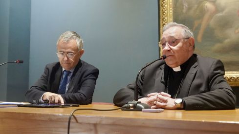 Comparecencia del vicesecretario para Asuntos Económicos de la Conferencia Episcopal, del obispo de León y del económo diocesano | Campillo / ICAL