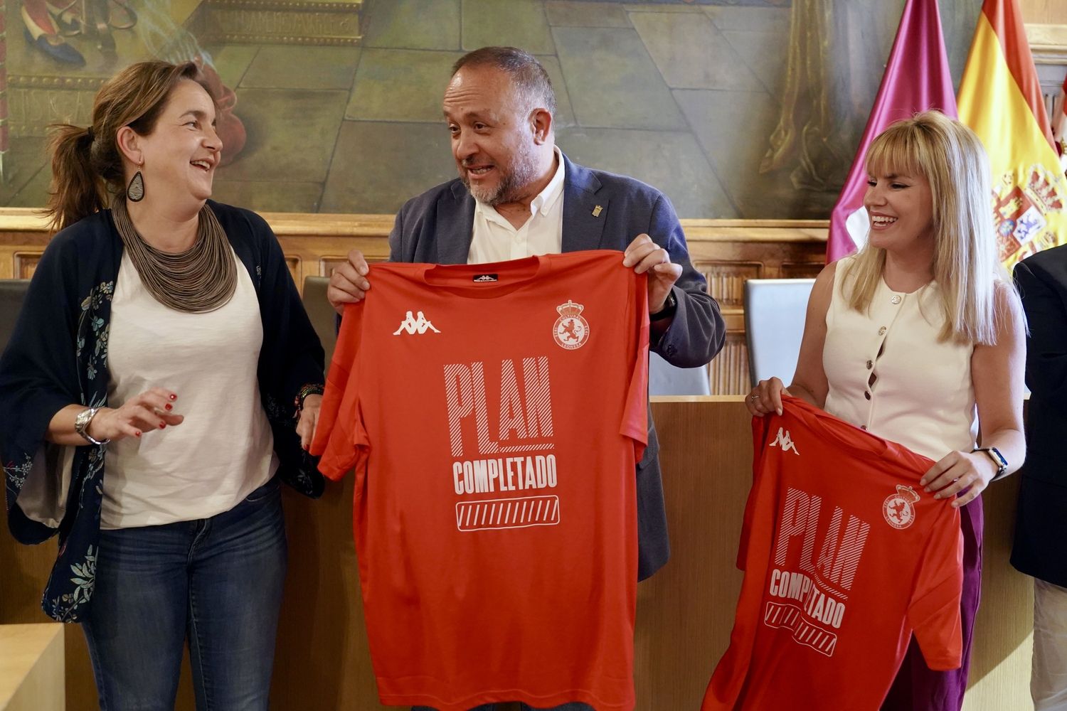 Recepción a la plantilla de la Cultural en la Diputación de León | Campillo / ICAL