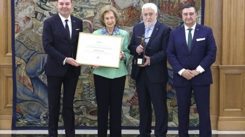 La reina Sofía recibe el Premio Fundos de Honor en el Palacio de la Zarzuela