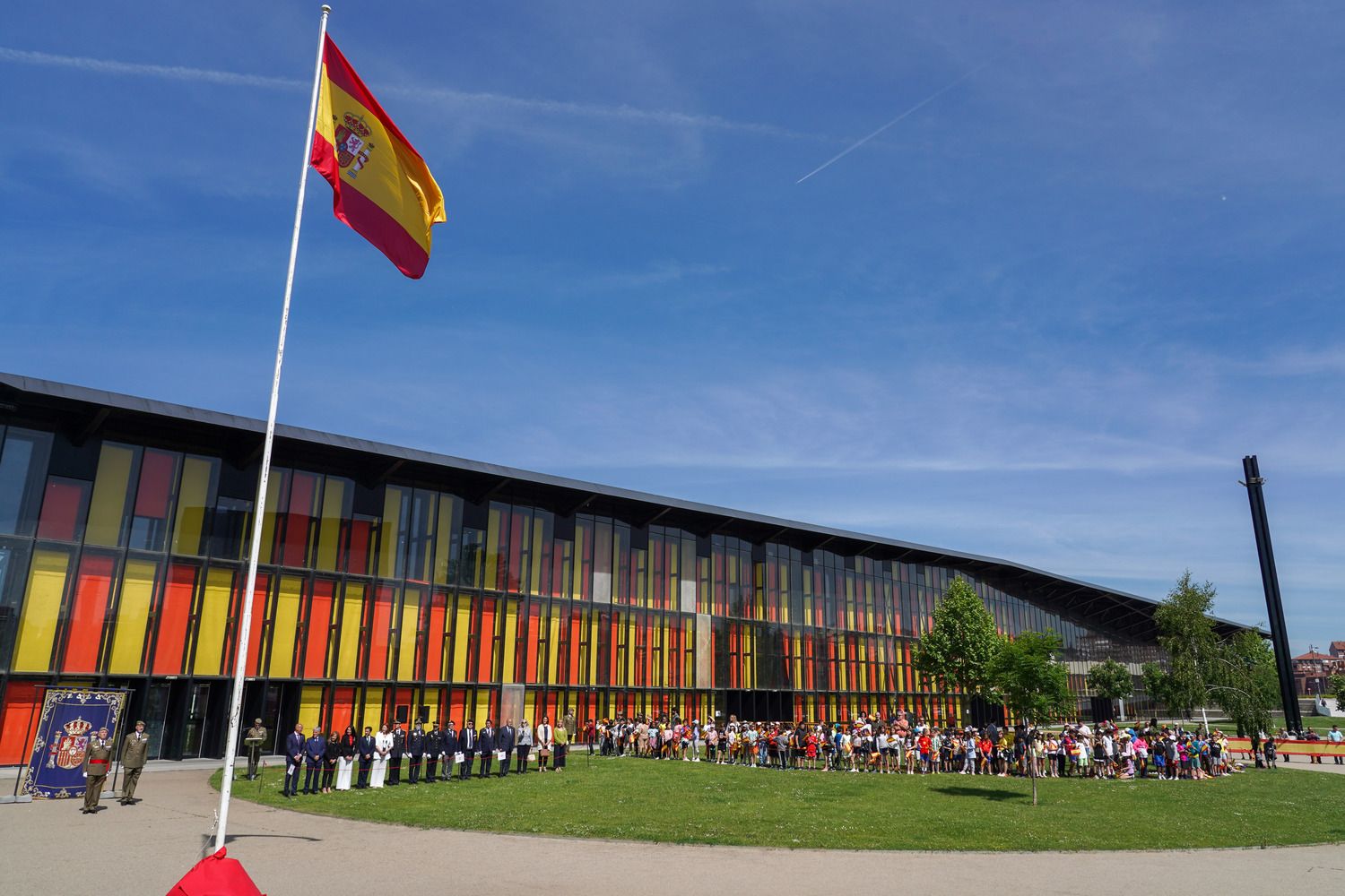 Celebración del Día de las Fuerzas Armadas en León | Campillo / ICAL