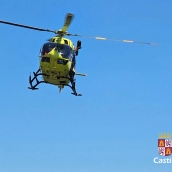 Helicóptero medicalizado del Sacyl | Cuatro heridos, uno de ellos atrapado, en una colisión entre dos turismos en Palacios del Sil