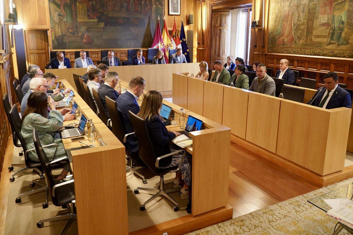 Pleno Ordinario en la Diputación de León | Campillo / ICAL Pleno Ordinario en la Diputación de León | Campillo / ICAL