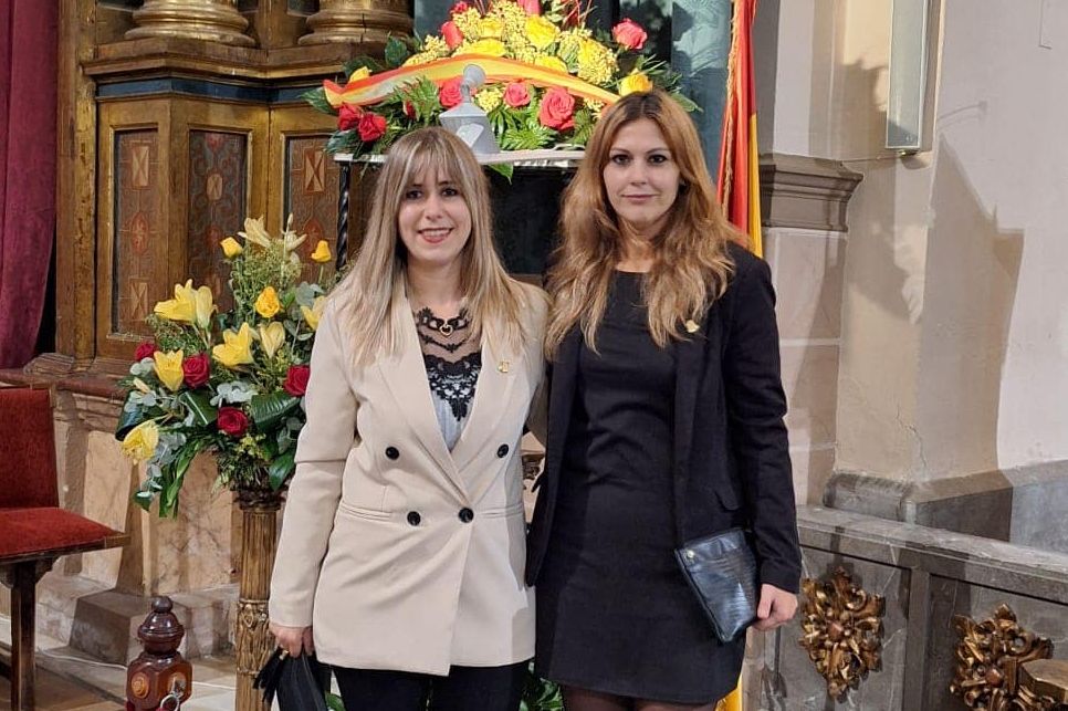Laura Gallego Gaspar y Yolanda García López, concejalas de Vox en La Bañeza