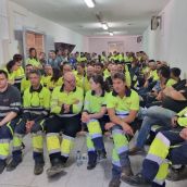 Asamblea de trabajadores de la fábrica de Azucarera en La Bañeza 