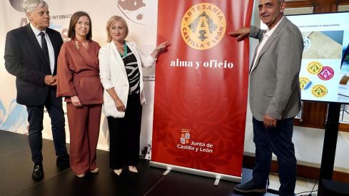 El eslogan ‘Alma y Oficio’ acompaña al distintivo que estrenan los artesanos de Castilla y León como seña de identidad