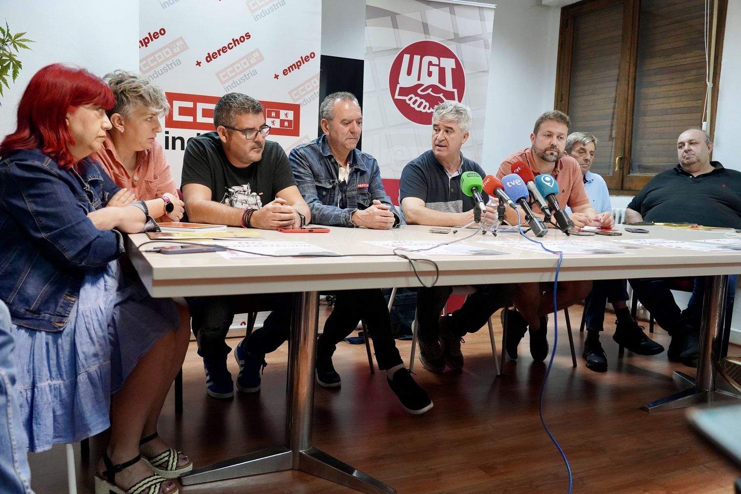 El comité de empresa de Azucarera La Bañeza comparece para anunciar próximas acciones de protesta | Campillo / ICAL