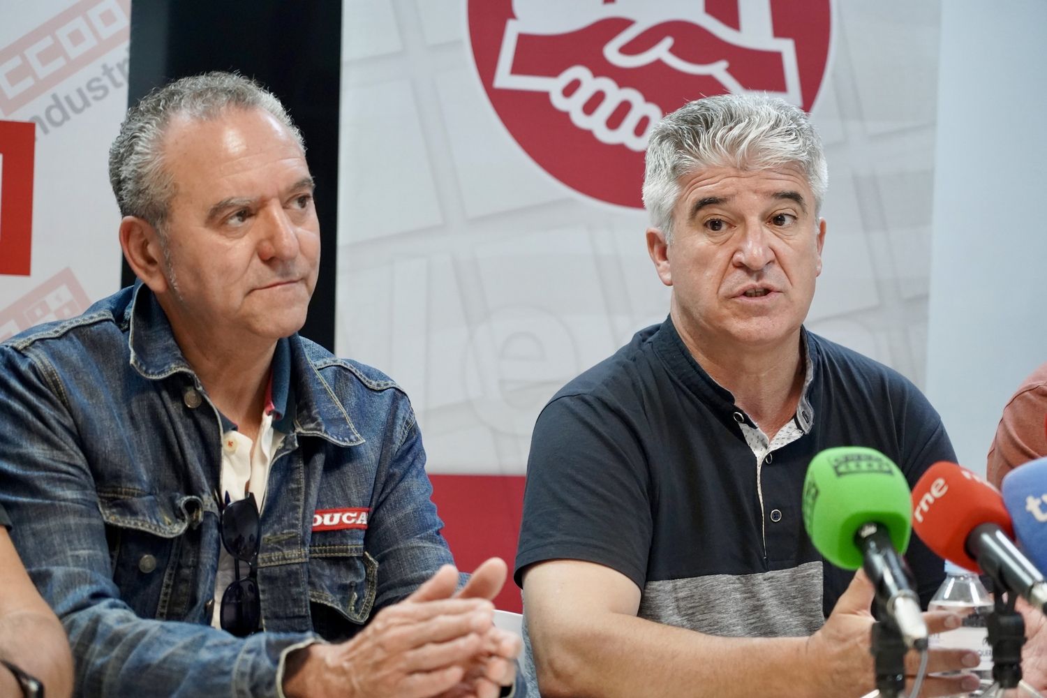 El comité de empresa de Azucarera La Bañeza comparece para anunciar próximas acciones de protesta | Campillo / ICAL