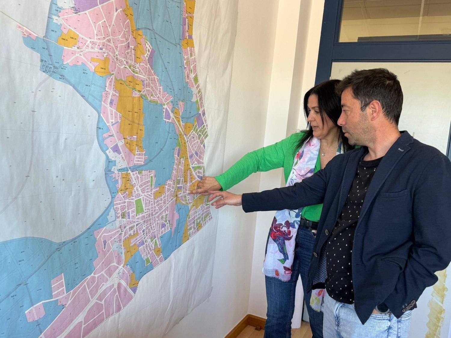 Imagen de archivo de la alcaldesa, Ana Caurel, trabajando en el Plan Especial del Camino de Santiago