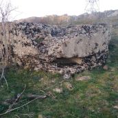 Vista exterior de un nido de ametralladora del bando republicano en Villamanín (León), en la Montaña leonesa | Grupo de Investigación Ruinas León 