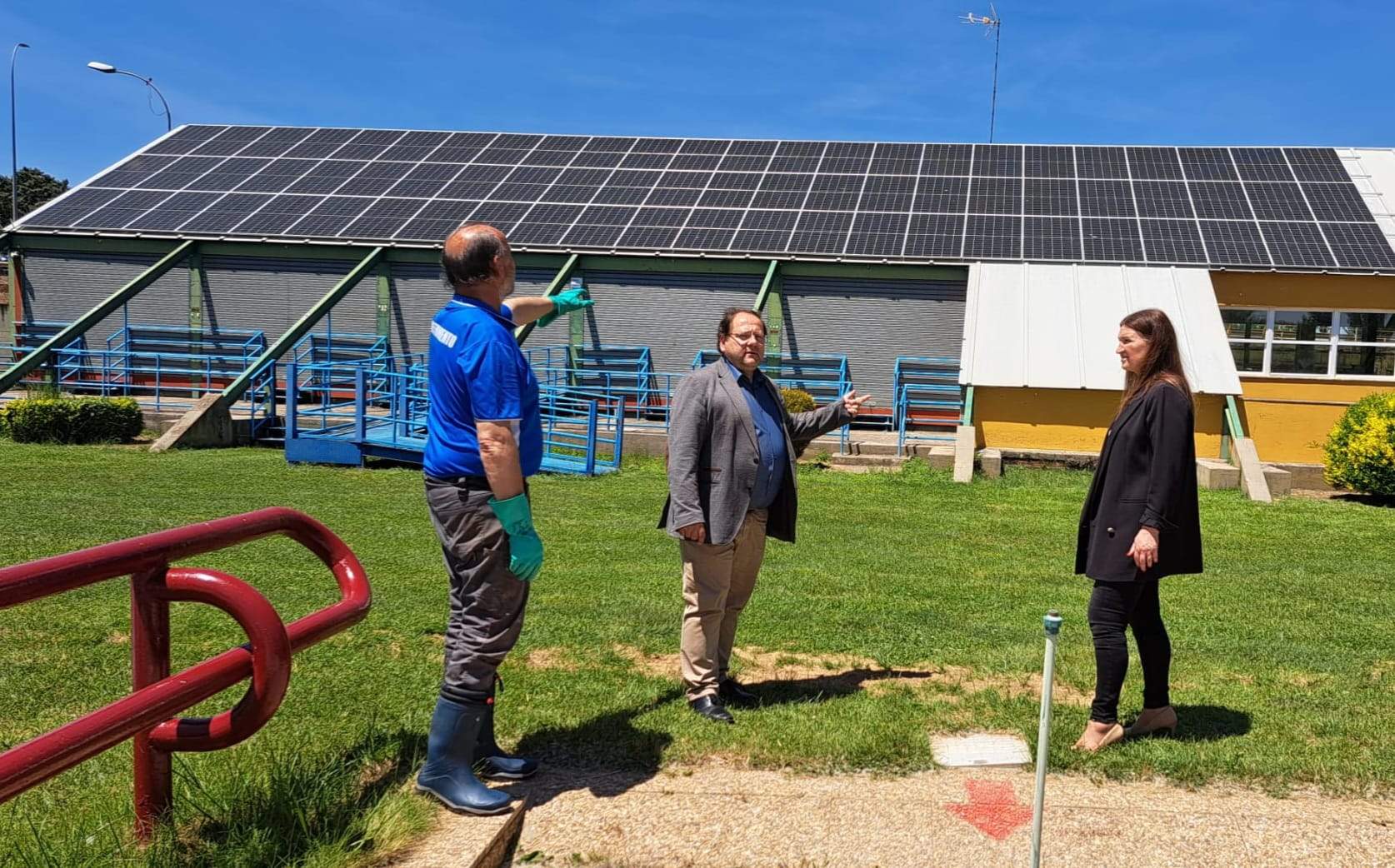 La Bañeza impulsa su eficiencia energética con nuevas placas solares en las piscinas municipales